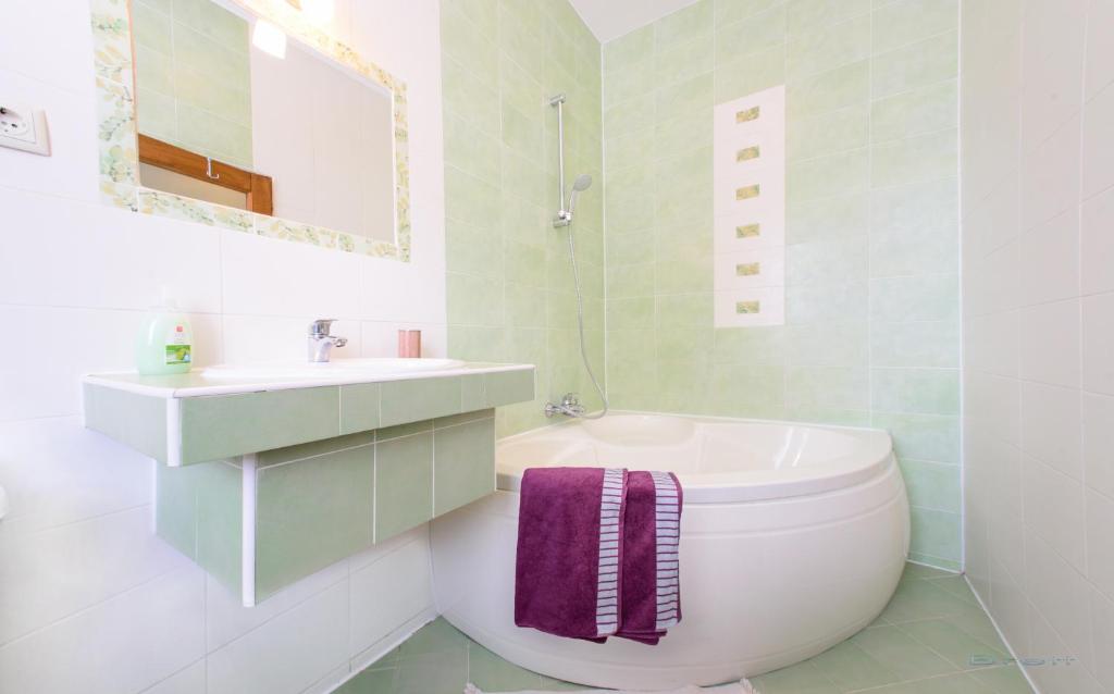 Mango Rooms photo