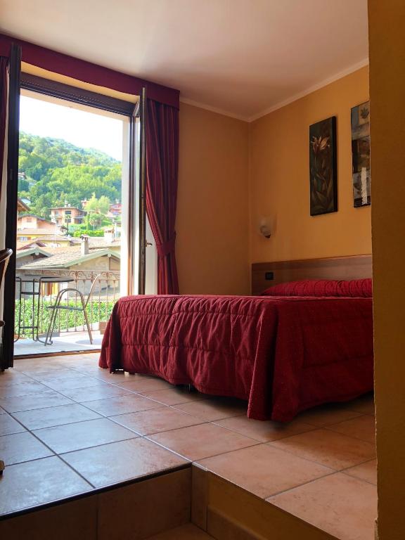 Hotel Adler — Hotel rooms in Menaggio, Lombardy