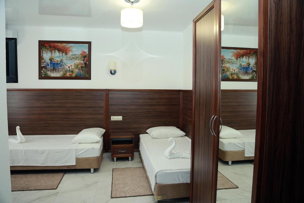 Hotel Samson photo