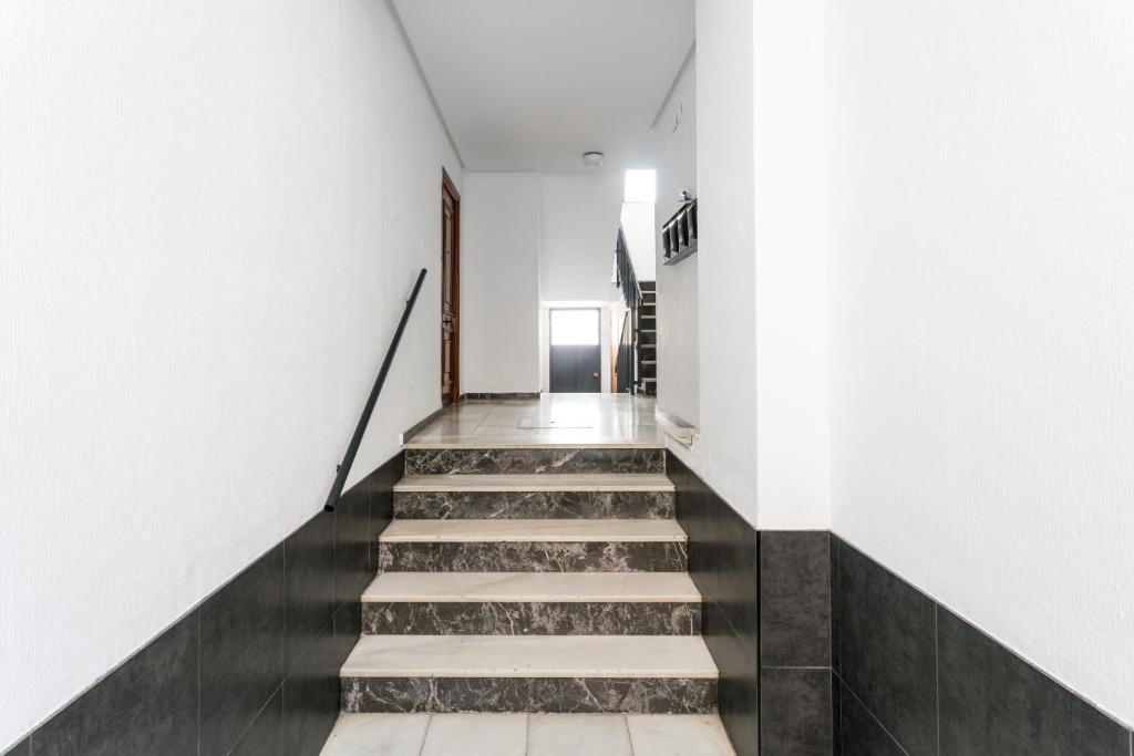 TRIANA 3 Bedrooms & 2 bath Parking Included photo