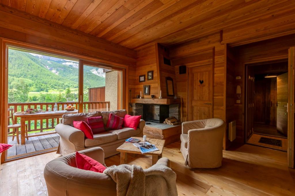 La Cabane de Serre-Chevalier, dans un esprit chalet, commune de Le Monêtier-les-Bains - 2