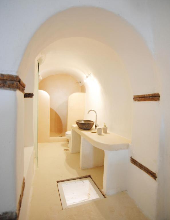White Grape Suites photo
