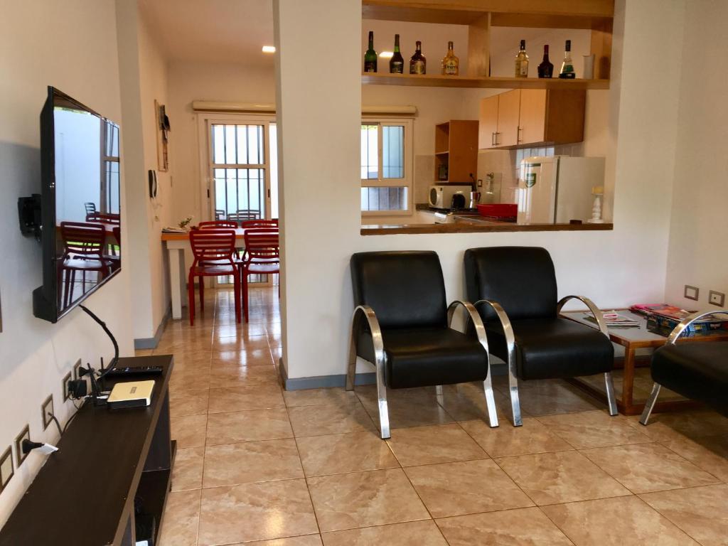 Casa con Garage Puerto Iguazú, zona residencial - 1