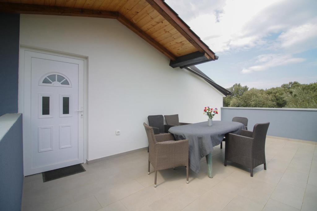 Sebi Apartment 300 m from beach photo
