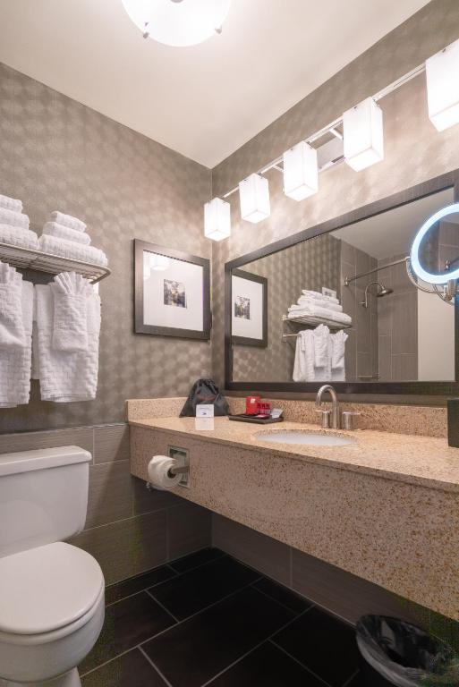 Cottonwood Suites Louisville Fair & Expo Center Photo 18