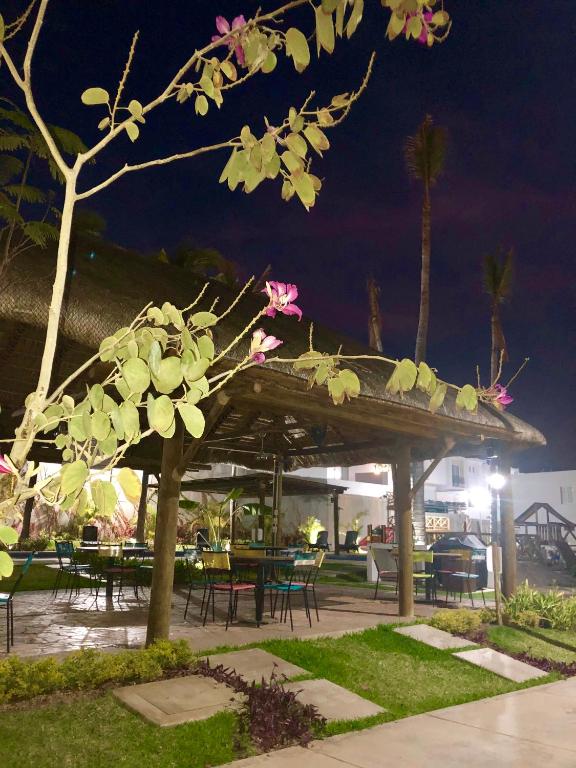 CASA EN PRIVADA FRENTE A LA PLAYA CON ALBERCA! - 2