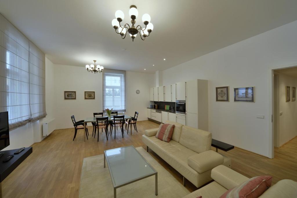 Kolonada luxury 2 bedroom apartment Snezka — Hotel in Marianske Lazne