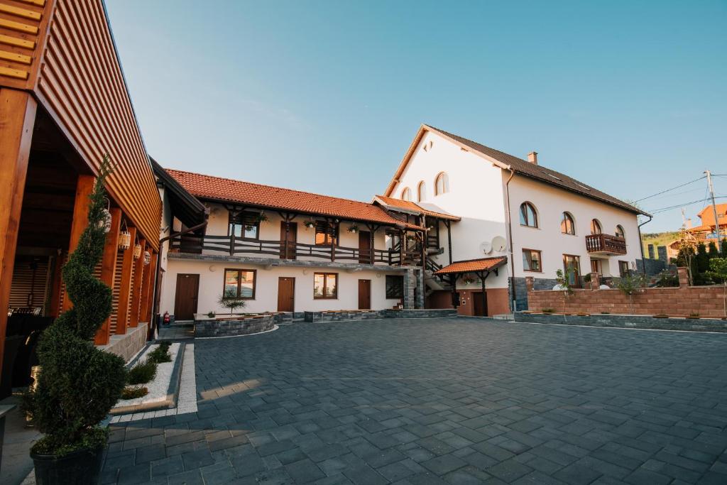 Pensiunea Biz Panzio — Hotel in Corund