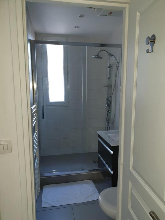 Beautiful Lincoln Apartment photo