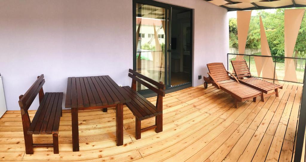 Illyria Apartments photo