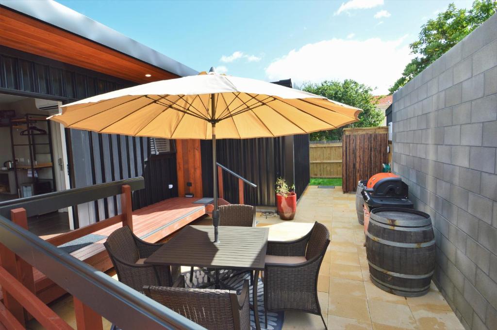 BeachBox Boutique Accommodation — Hotel in Mangonui