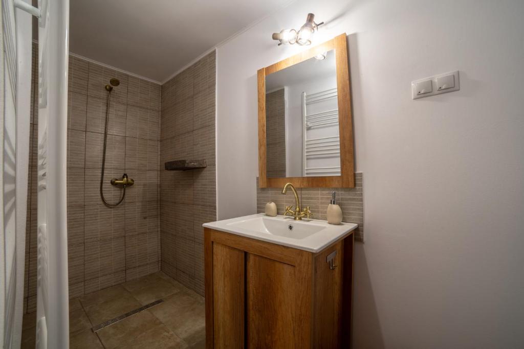 Gloria Apartments photo