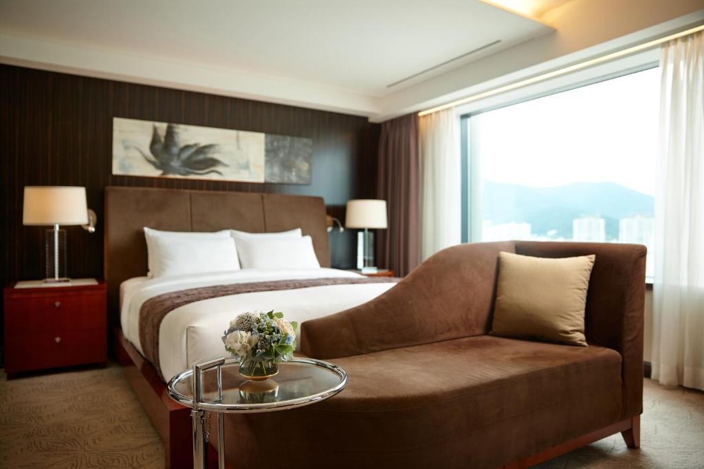 Hotel Room 4