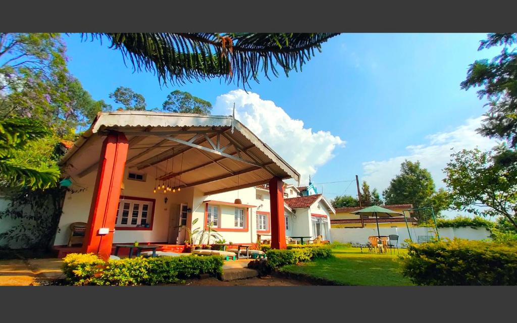 Exterior view, The Birdhouse Backpackers Hostel in Ooty