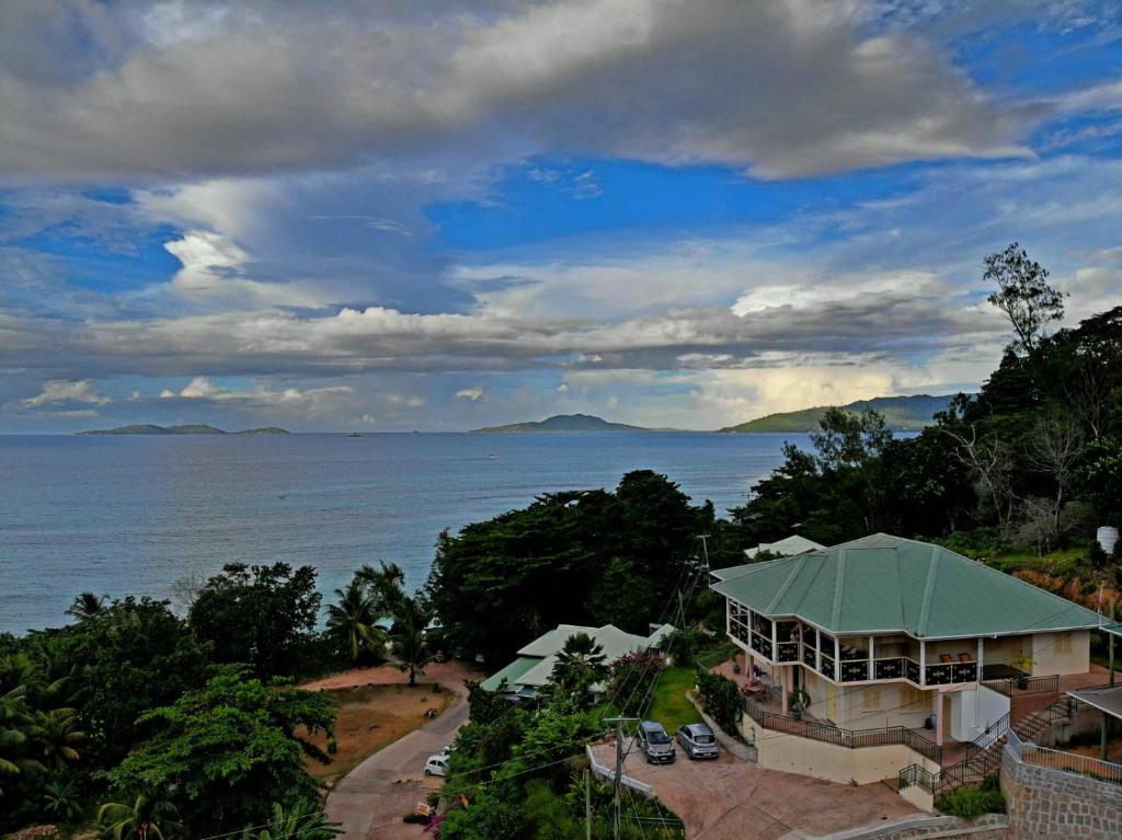 Summer Self Catering — Hotel in Seychelles Islands