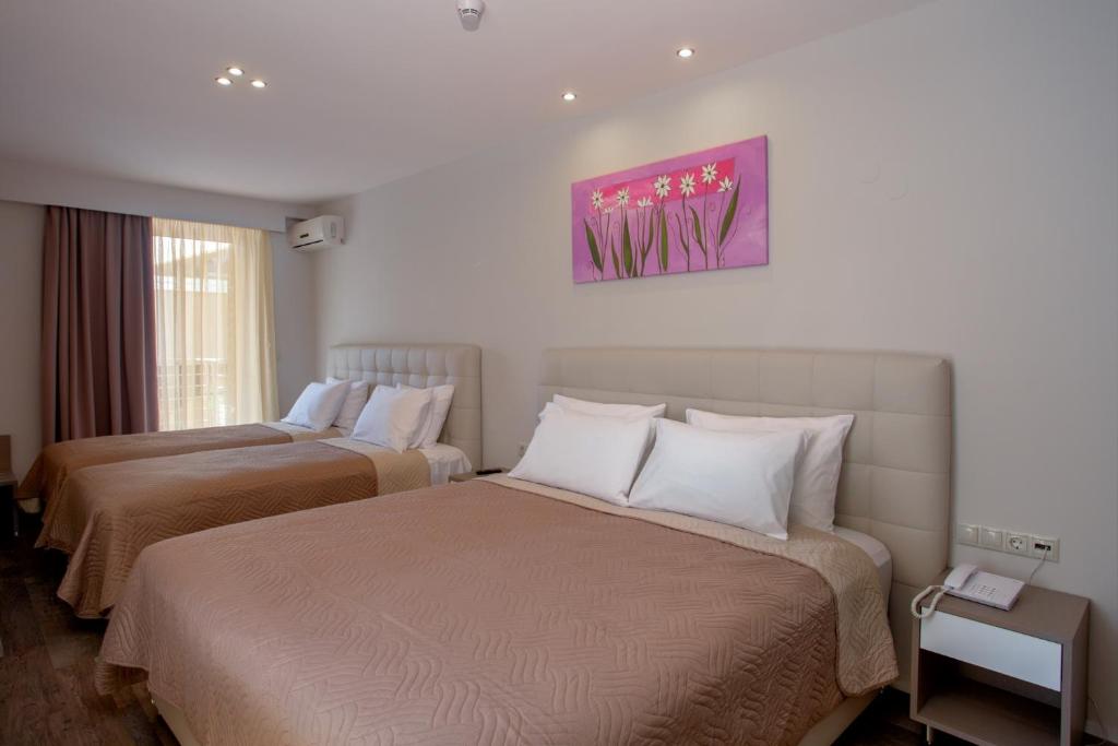 Irini Hotel — Hotel rooms in Heraklion