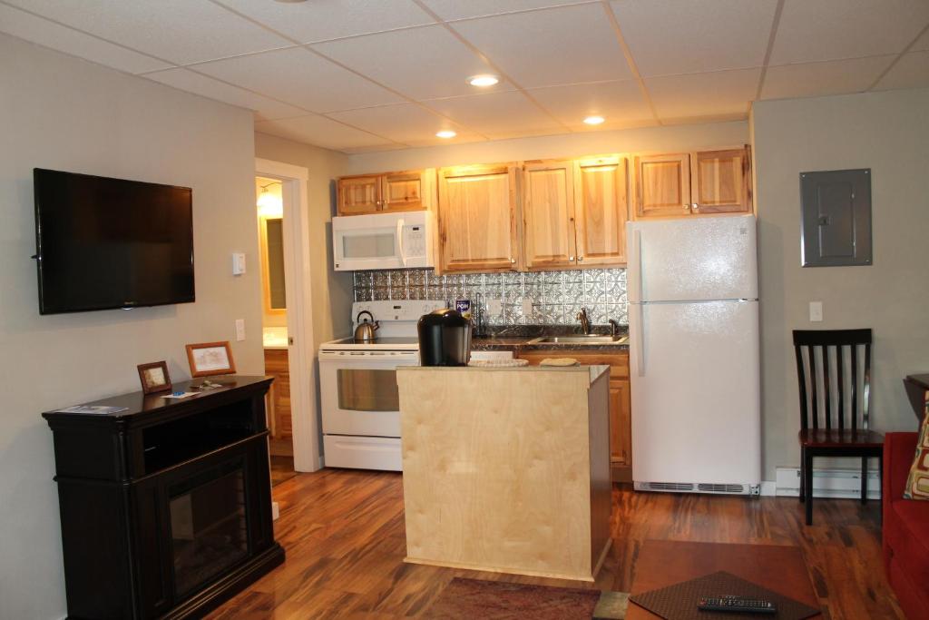 Strictly Moose Luxury Vacation Suites photo