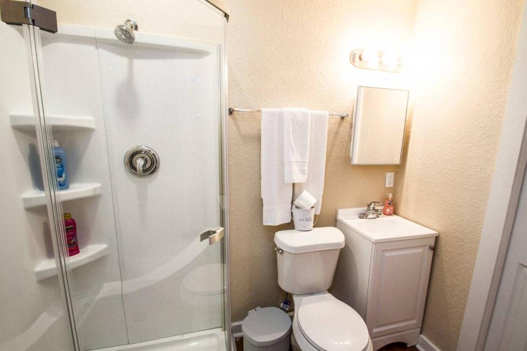 Remodeled Studio Near Downtown photo