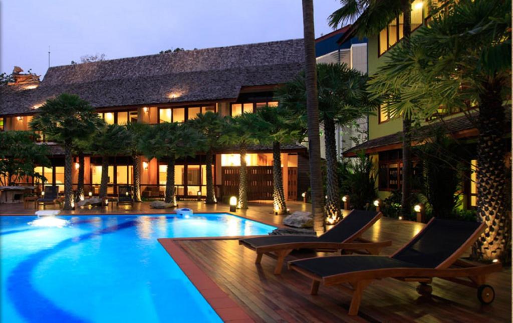 スイミングプール