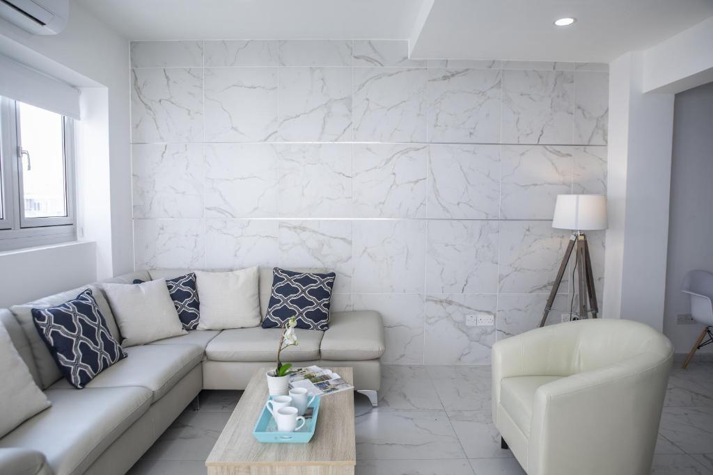 Larnaca Finikoudes Suite photo