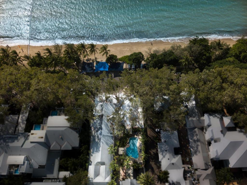 พาราไดส์ ออน เดอะ บีช รีสอร์ท (Paradise on the Beach Resort)