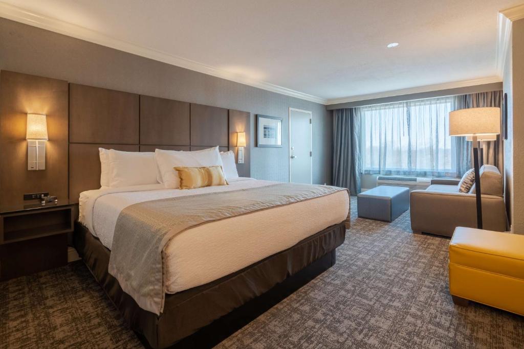 Cottonwood Suites Louisville Fair & Expo Center Photo 48