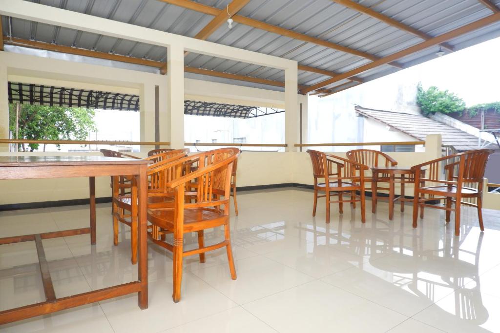 Restaurant, Hotel Pelangi Indah in Semarang