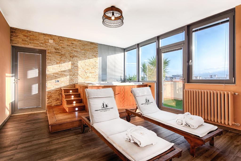 Penthouse Station Luxury Suites & Apartment photo