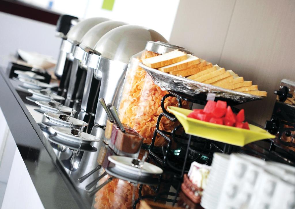 Food and beverages, Amaris Hotel Bekasi Barat in Bekasi