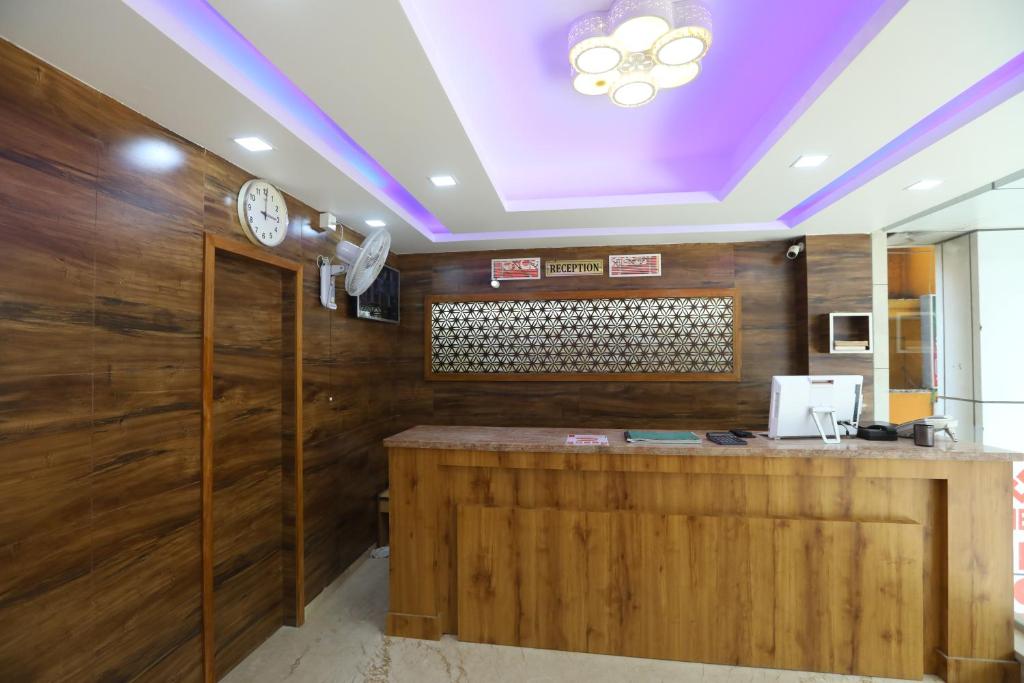 Hotel Embassy photo