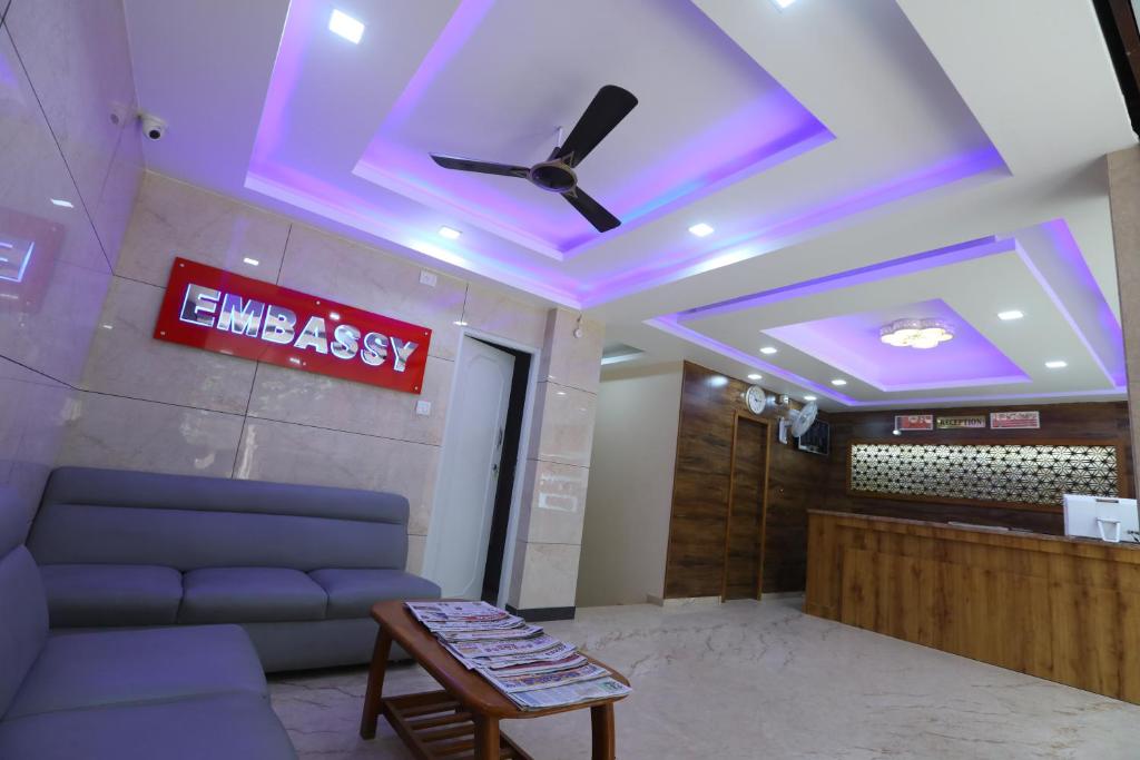 Hotel Embassy photo