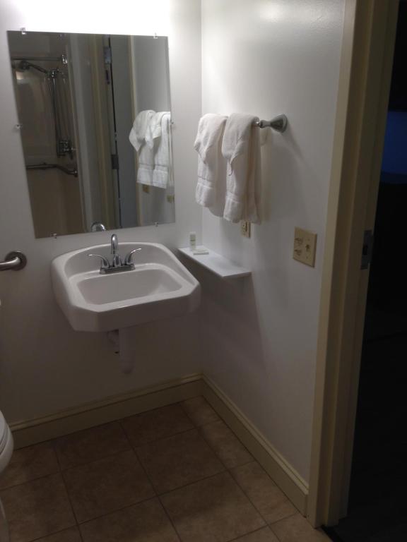 McCoy's Inn photo
