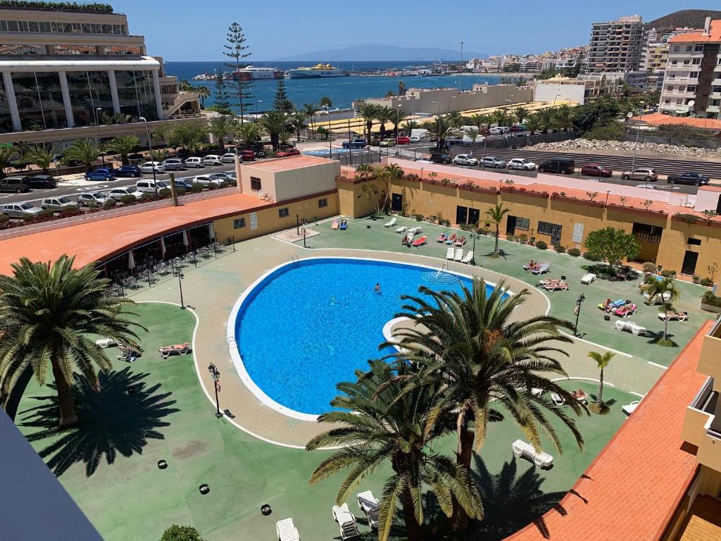 Newly renovated Vistas Muelle de Los Cristianos Pier view FREE WIFI - 1