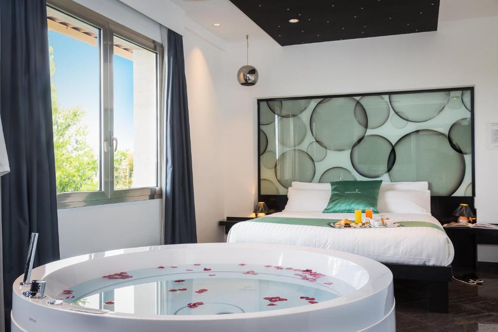 JC Hotel - 3