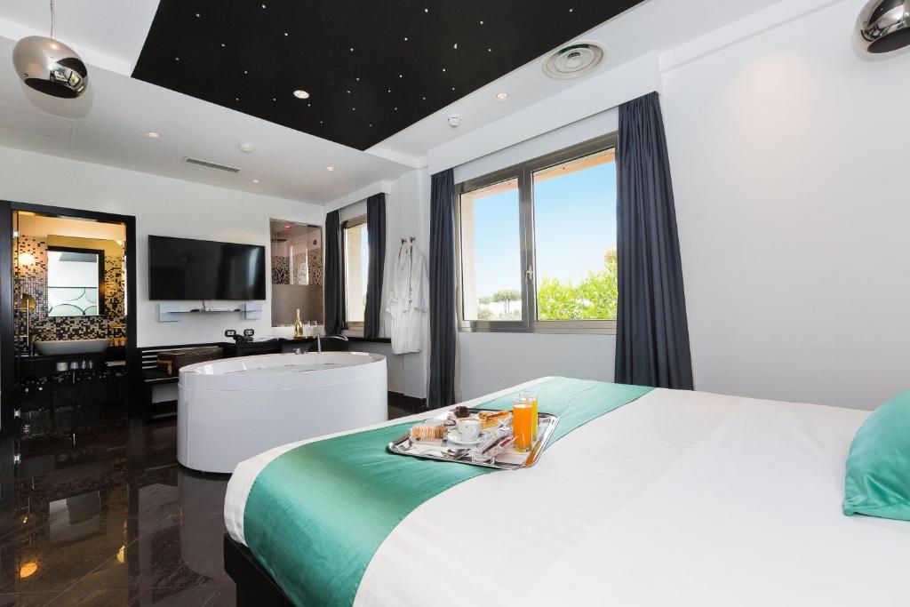 JC Hotel - 5