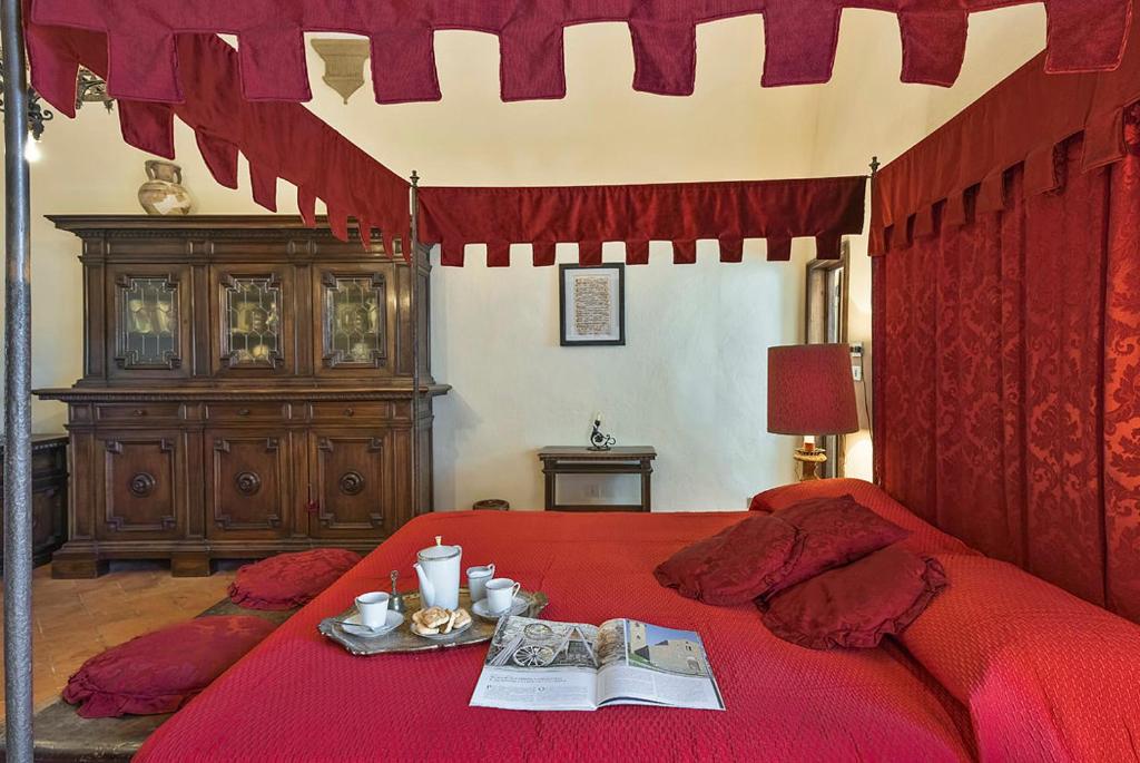 Medieval Palazzo Becci — Hotel in San Gimignano