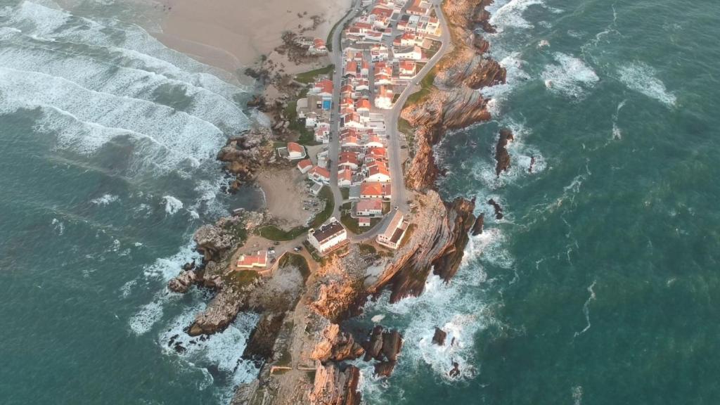 Surf House Peniche photo