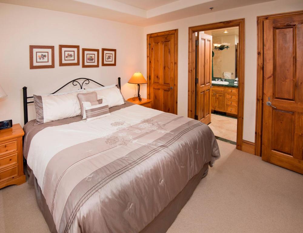 Popular attractions Area Nearby Property
