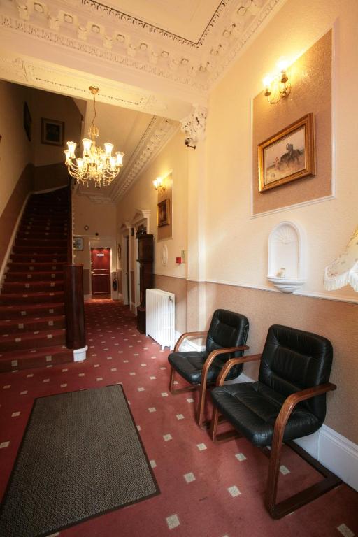 Clifton Hotel photo