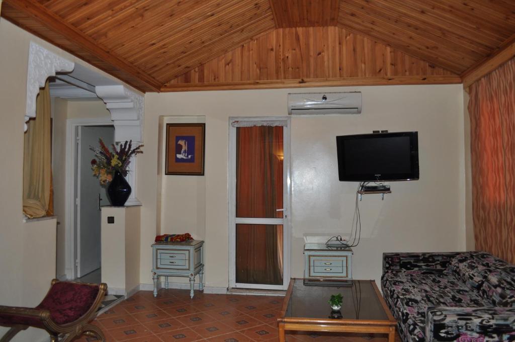 HOTEL SALIM photo