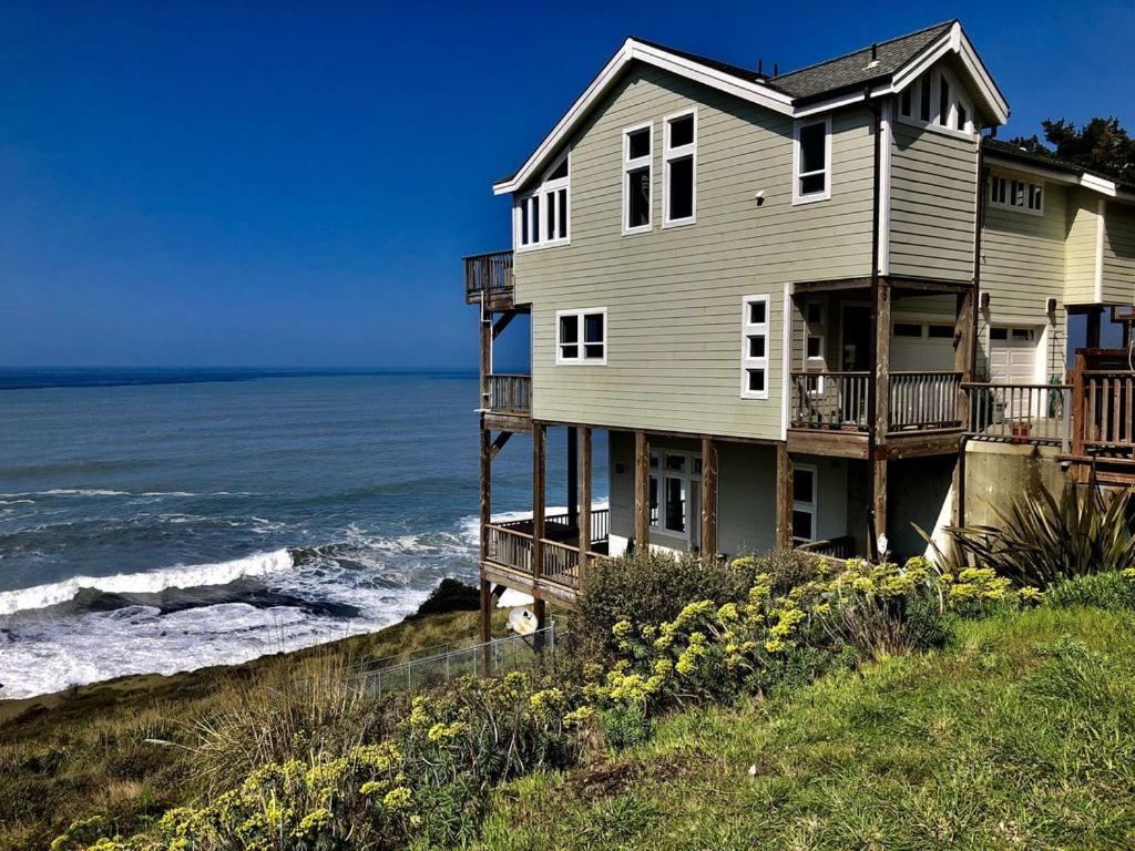 Incredible Ocean View, Oceanfront! Hot Tub! Shelter Cove, CA photo
