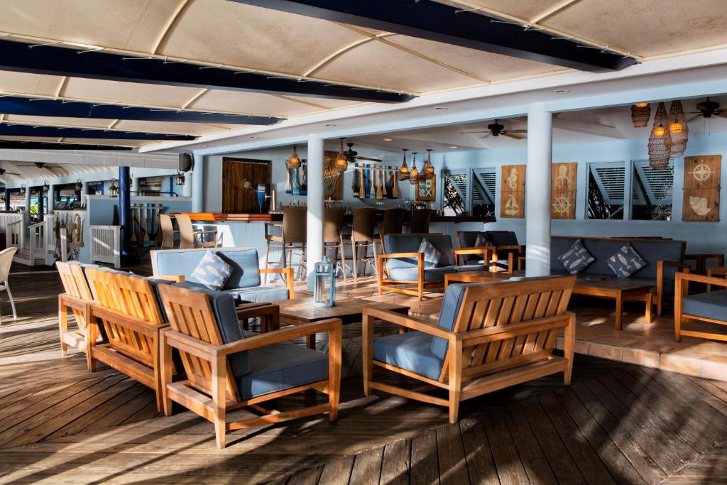 Bar/ Salón