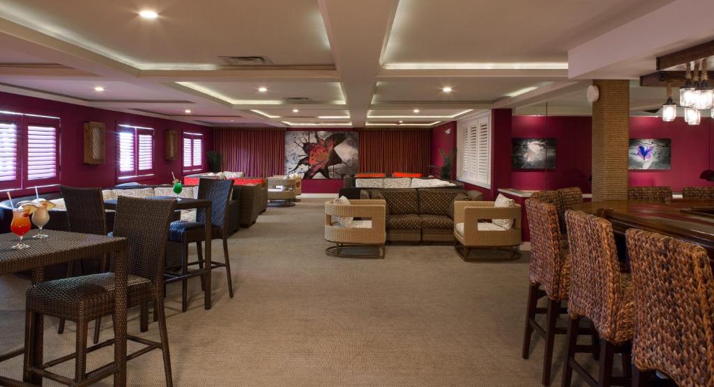 Bar/ Salón