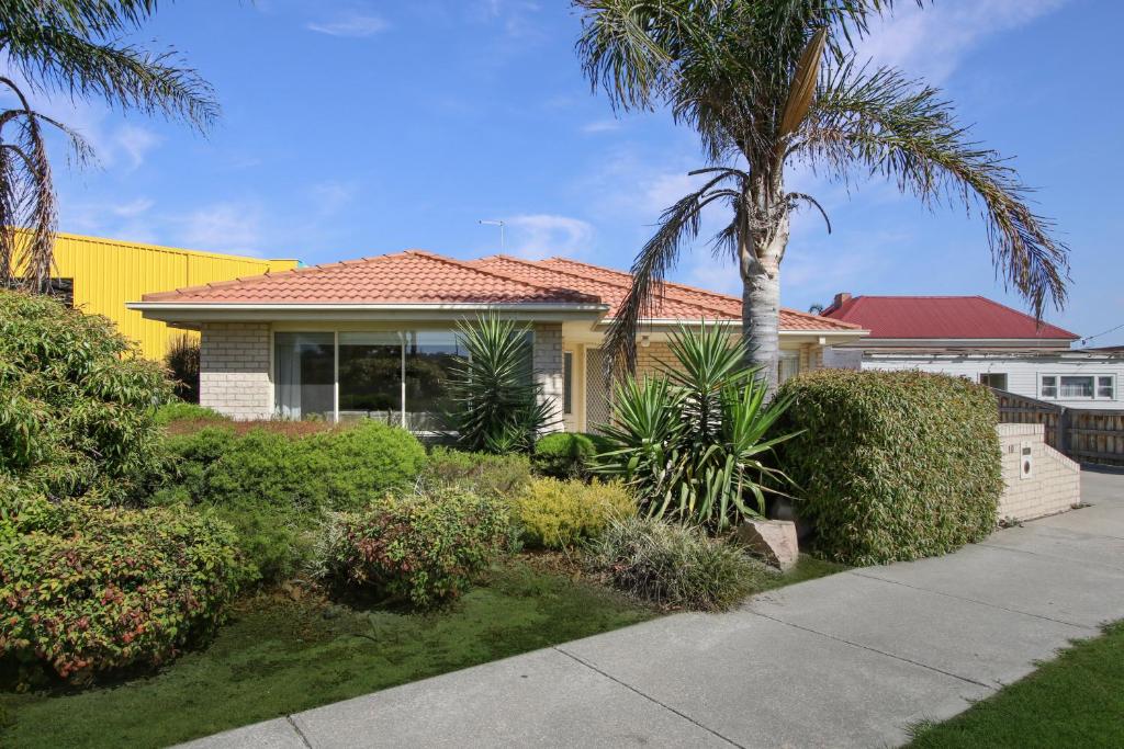 Tondo, Lakes Entrance