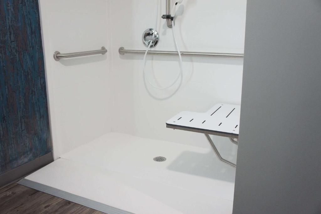 La Quinta Inn & Suites by Wyndham Brunswick/Golden Isles photo