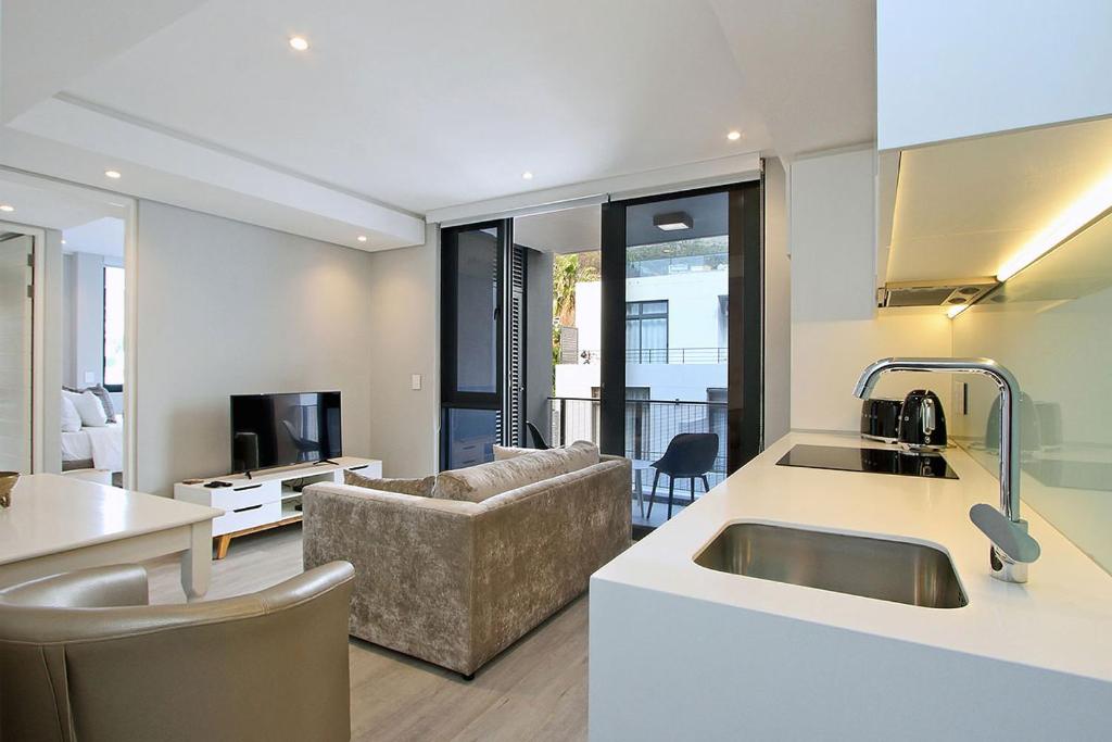 1 Bedroom Apartment at 35 on Main — Hotel in Cape Town