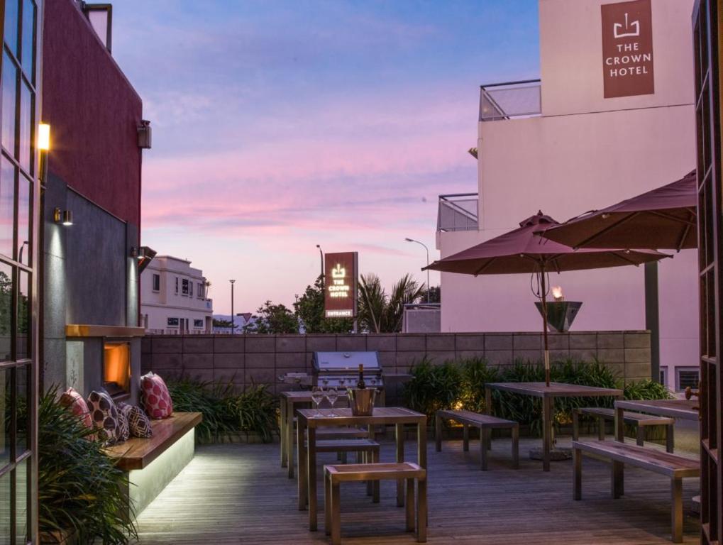 โรงแรมเดอะคราวน์ (The Crown Hotel)