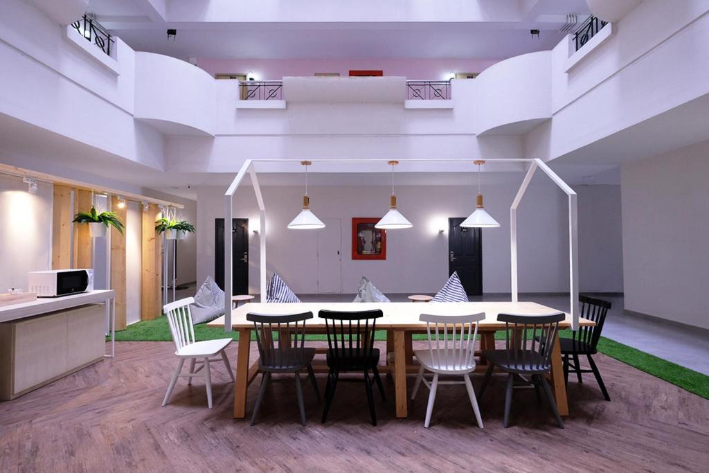 5. 씨암 맨션 (S..