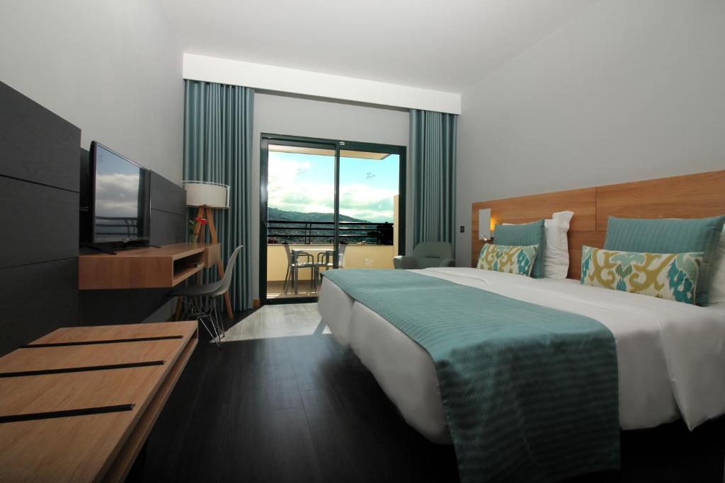 Madeira Panorâmico Hotel — Hotel rooms in Funchal, Madeira