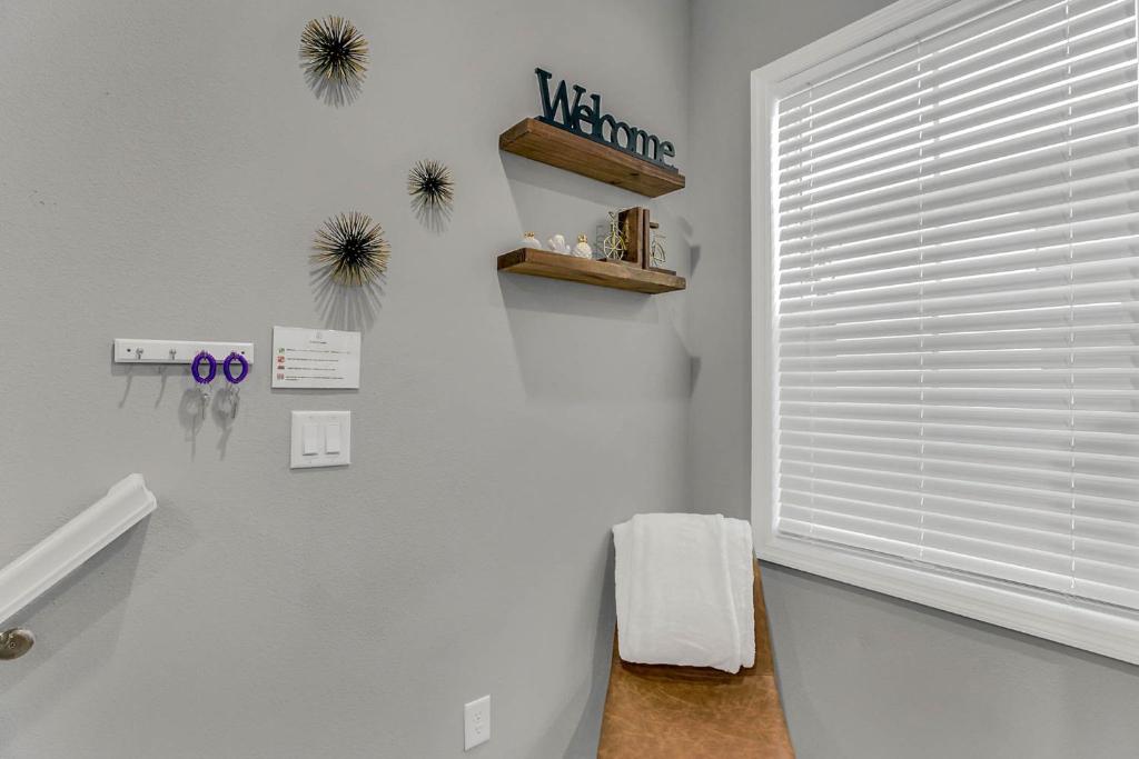 New 1/1 :Loft Minutes From Heart of Tampa -Unit C photo